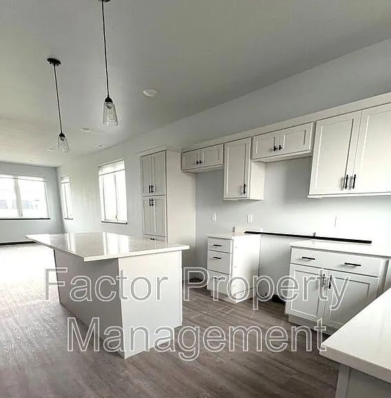 3108 Noble Dr — Photo 3