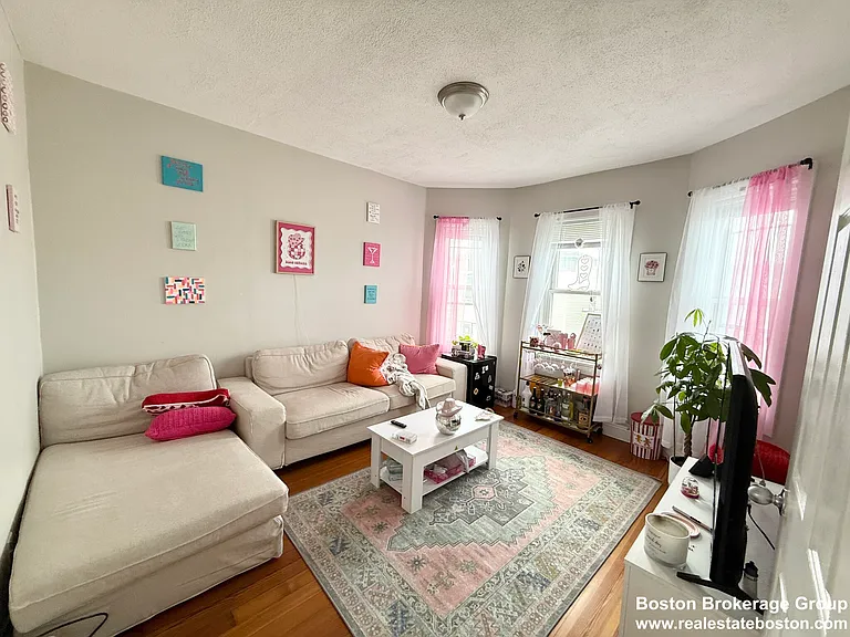 17 Sachem St #1 — Photo 2