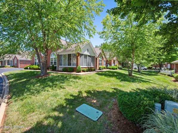 8044 Saint Andrews Village Dr, Louisville, KY 40241