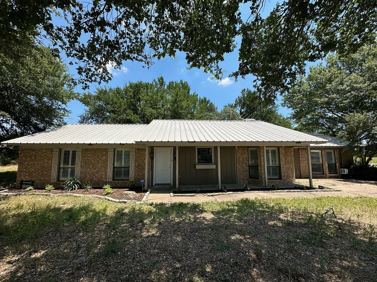 3 bed, 1474 sqft, $2,400 — Photo 4