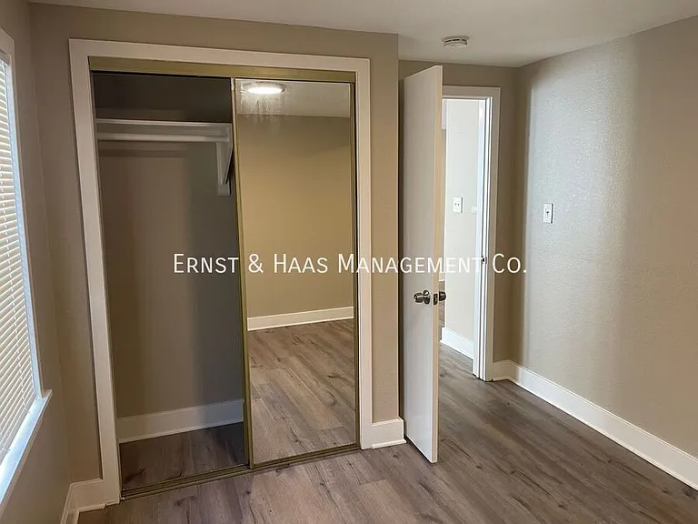 1222 E Appleton St — Photo 8