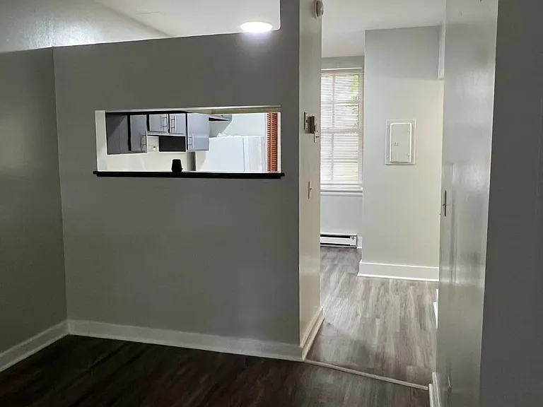 13 N College St #4 — Photo 7