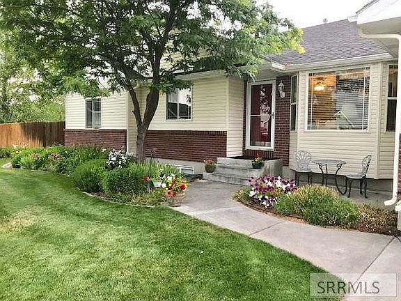2nd image of 3999 E Laura Cir