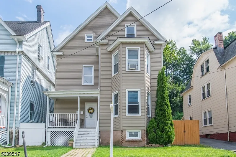 10 Phoenix Ave #2