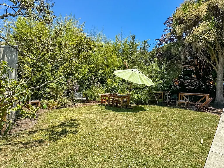 2247 Derby Street — Photo 16