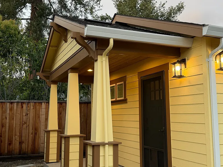 2329 Fairfield Ave — Photo 1