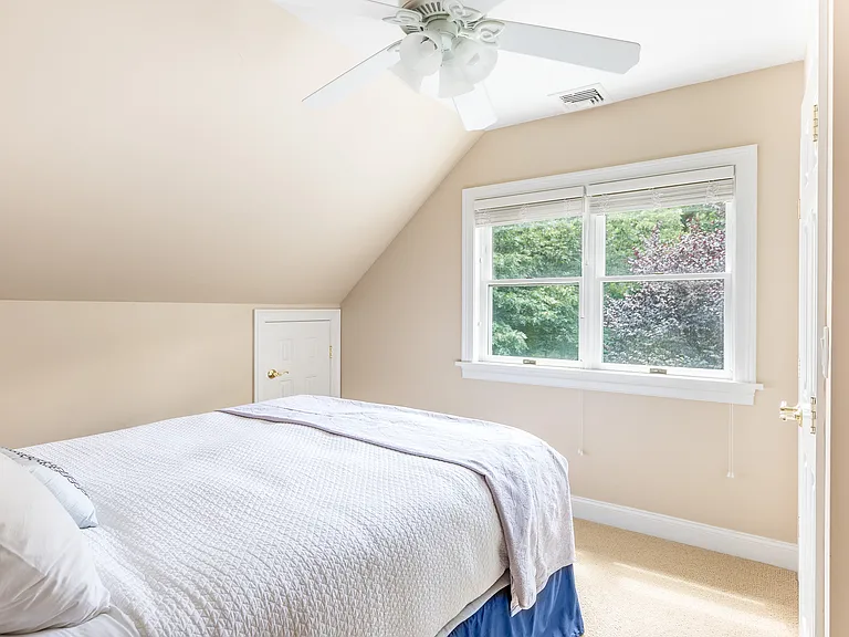 10 Knoll Ln — Photo 15