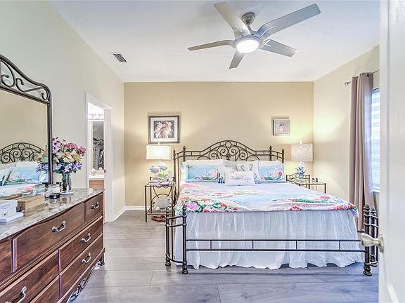 4th image of 7520 Surrey Pines Dr