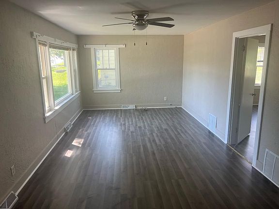 3rd image of 1555 N West End Blvd