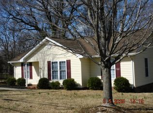 1141 Summit Ln NW, Roanoke, VA 24017