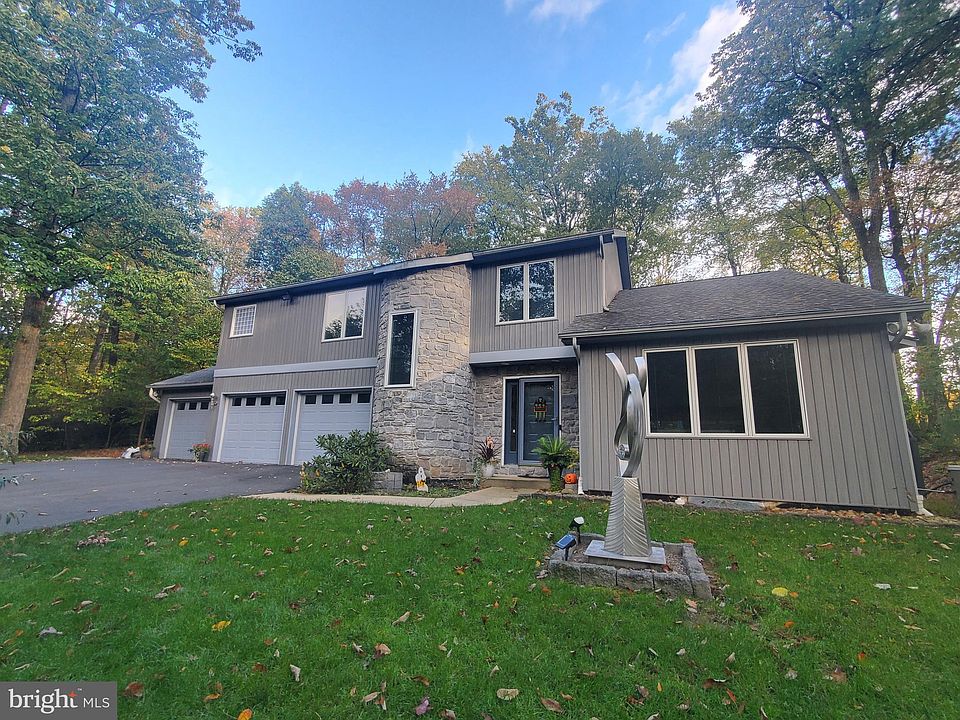 2nd image of 4005 Pine Needles Dr