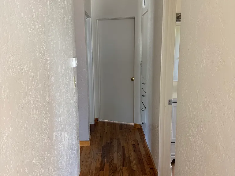 607 S Beach St — Photo 7
