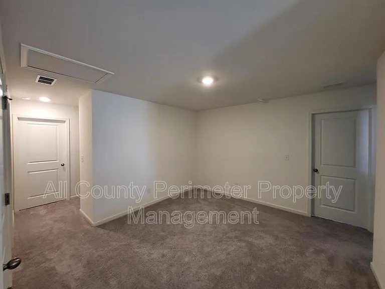 212 Cottontail Ln — Photo 10