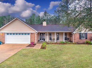 1609 Fairway Dr, Gautier, MS 39553