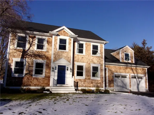 18 Mayfield Rd, Barrington, RI 02806