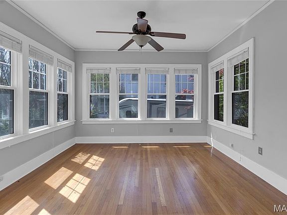 5th image of 381 N Park Ave