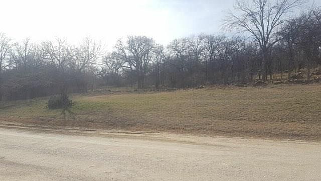 2nd image of 225 Meadow Pond Ct