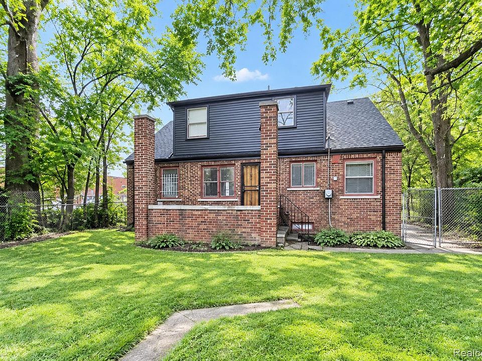 16th image of 13401 Hartwell St