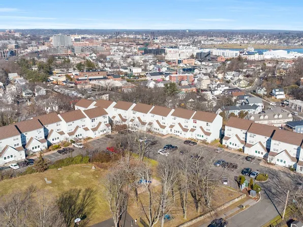 100 San Vincenzo Place APT 49, Norwalk, CT 06854