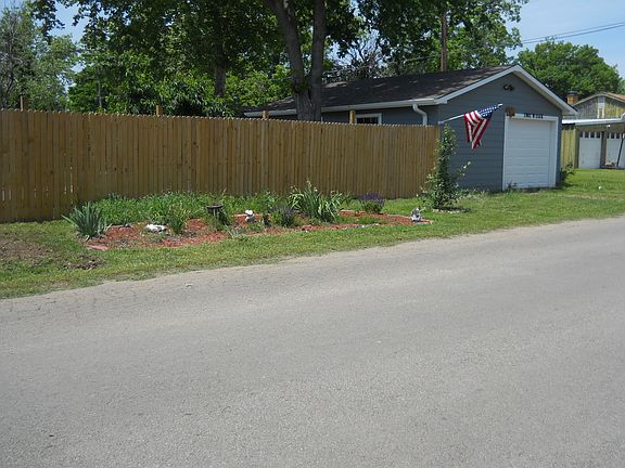 All new fence/garage 2015