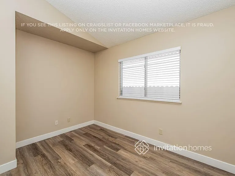 3213 Shoreheight St — Photo 11