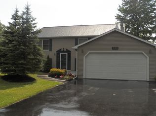 8483 Button Rd, Cicero, NY 13039