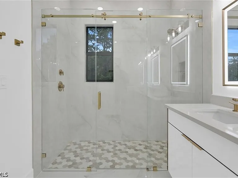 1601 Clark Ave — Photo 25
