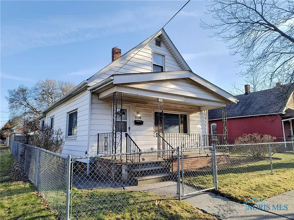 2032 Bakewell St photo 1