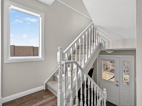 4th image of 2 Sturgeon Rd