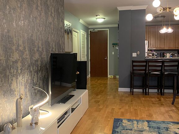 5th image of 420 E Waterside Dr Unit 505