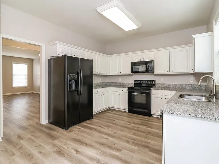 6285 Whirlaway Dr — Photo 7