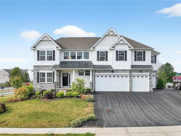 1 Equestrian Dr, Imperial, PA 15126