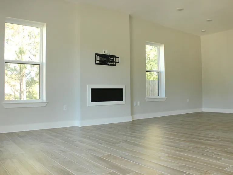 1905 Greenleaf St — Photo 3