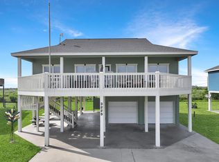 3229 Castle Dr, Crystal Beach, TX 77650