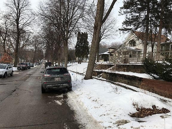 5th image of 2923 Polk St NE