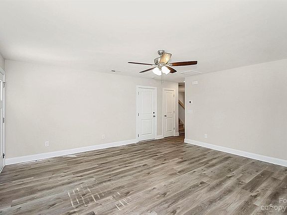 5th image of 8028 Linda Lake Dr