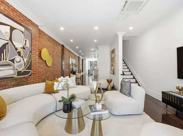 236 W 112th St #2, New York, NY 10026