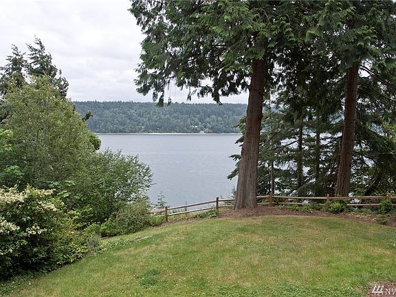3rd image of 4035 NE Luxury Ln