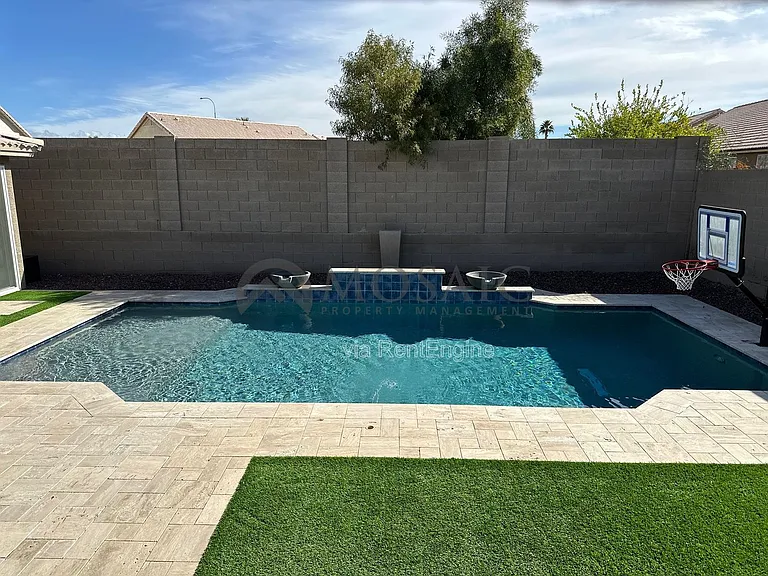 411 N Leoma Ln — Photo 22
