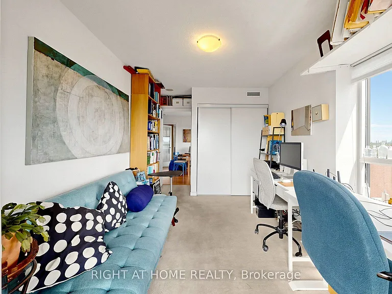 60 Heintzman St #2206 — Photo 9