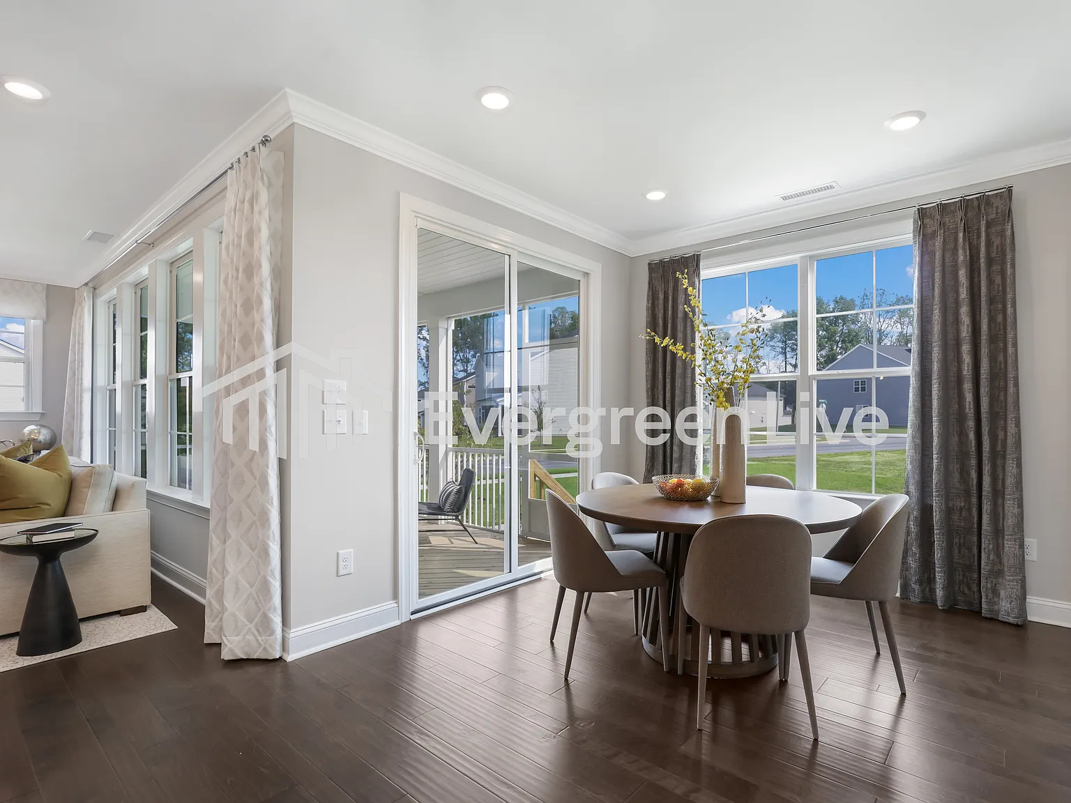 5 bed, 4.0 bath, 3453 sqft, $3,130 — Photo 2