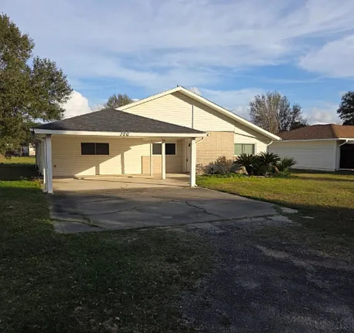 Spacious 3BR House in Bridge City — Photo 3