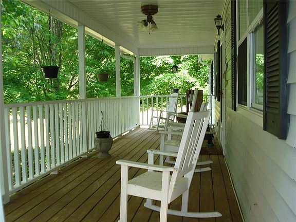 2nd image of 87 River Trace Dr