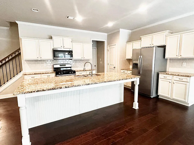 285 Holdings Dr — Photo 8