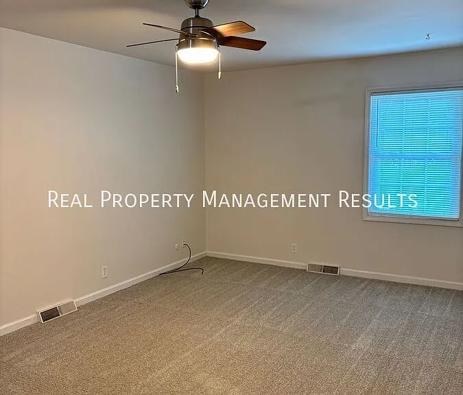 7577 Nottingham Dr — Photo 10