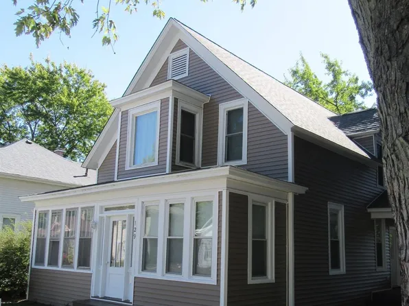 129 W Porter Ave, Chesterton, IN 46304