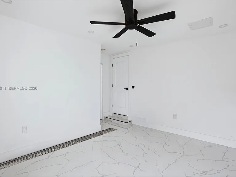 1920 SW 67th Ave — Photo 20
