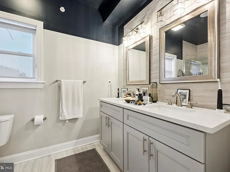 2137 N Darien St — Photo 10