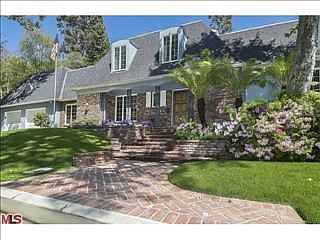 1st image of 964 Moraga Dr
