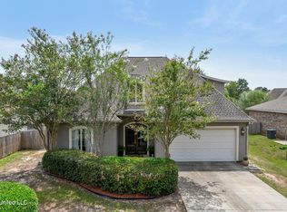 2297 Sunkist Country Club Rd, Biloxi, MS 39532